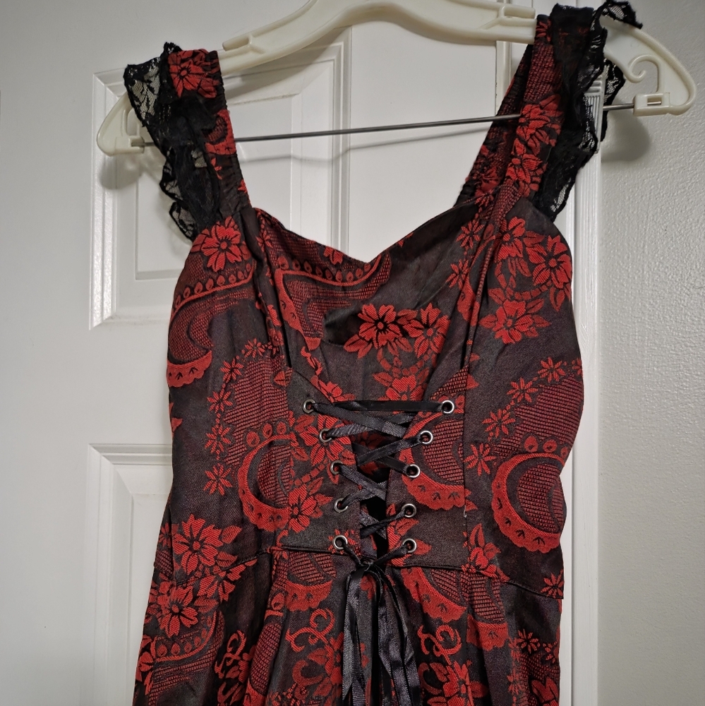 Elegant Red and Black Lace-Up Dress